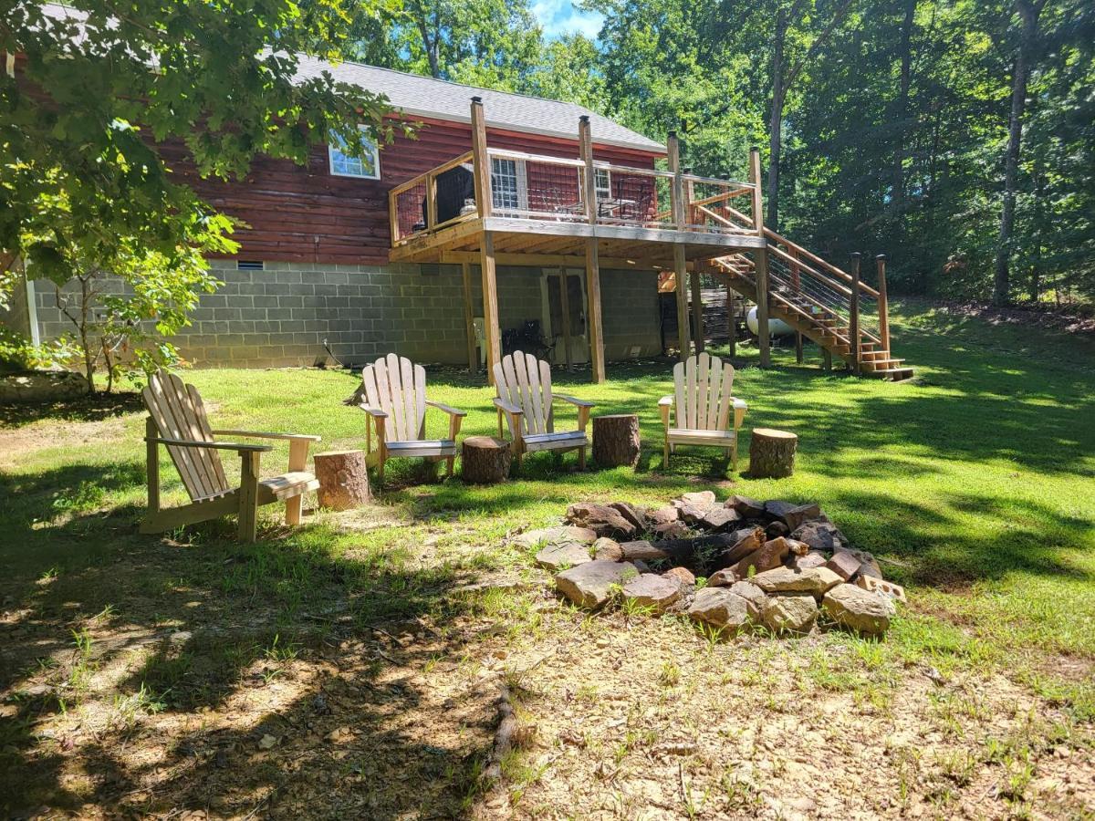 Gas Fireplace, Firepit, And Cedar Adirondack Chair Spencer Exterior foto